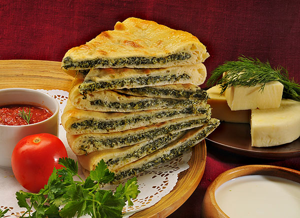 Рецепт приготовления осетинских пирогов с сыром и зеленью