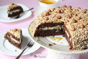 Шоколадный торт с орехами - рецепт с фото