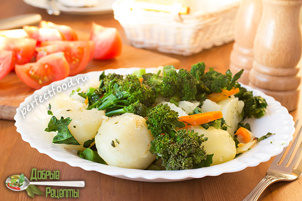 Тушёные овощи: картошка с брокколи
