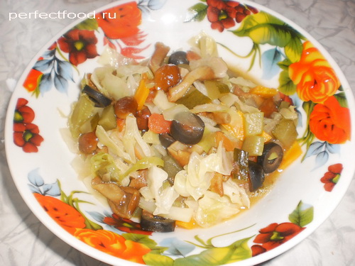 Пособие начинающего вегетарианца Вкусная солянка получается из капусты с грибами. Рецепт простой!