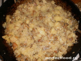 Картофельное пюре с грибами и луком