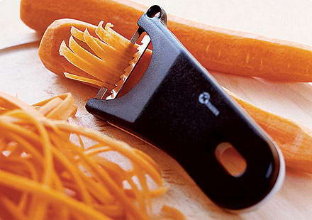 Морковка по-корейски — рецепт с фото и видео Название этого нежного супа присходит от слова julienne, что в переводе с французского означает нарезанные тонкой соломкой овощи.