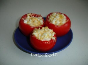 Фаршированные помидоры в духовке - с сыром и чесноком