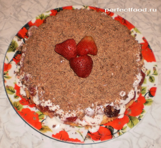Как приготовить вкусный торт с клубникой и сливками? Смотрите фото-рецепт бисквитного клубничного торта!