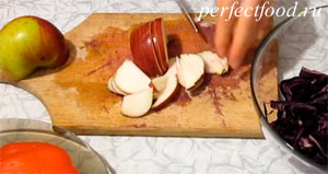 Салат из краснокочанной капусты - рецепт с фото 2