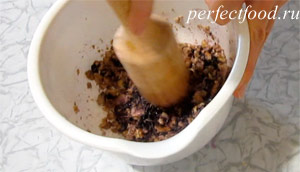 Как приготовить соус песто с фиолетовым базиликом. Фото 4