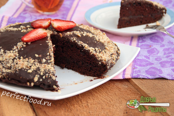Vegan chocolate cake with almonds and strawberry, without eggs and milk