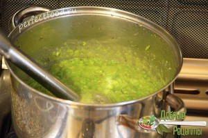 Постный суп-пюре из зелёного горошка с кокосовым молоком
