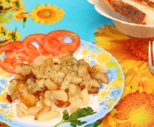 Жареная картошка с луком — рецепт с фото