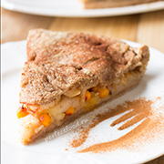 Новогодний салат «Подкова» — рецепт с фото и видео Готовим нежный яблочный пирог с приятной кислинкой облепихи. Пирог веганский (постный) на тонком тесте.