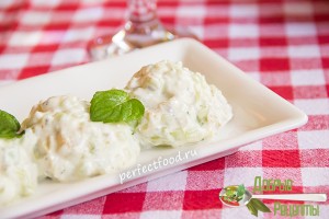 Болгарский салат «Снежанка» с огурцами