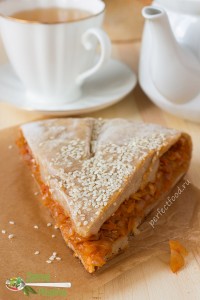 Вегетарианский пирог с капустой на творожном тесте - рецепт с фото