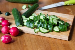 Летний салат с редиской и огурцом — рецепт с фото и видео
