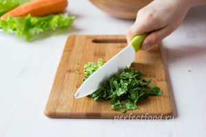 Полезный салат с сельдереем и семечками. Рецепт с фото и видео